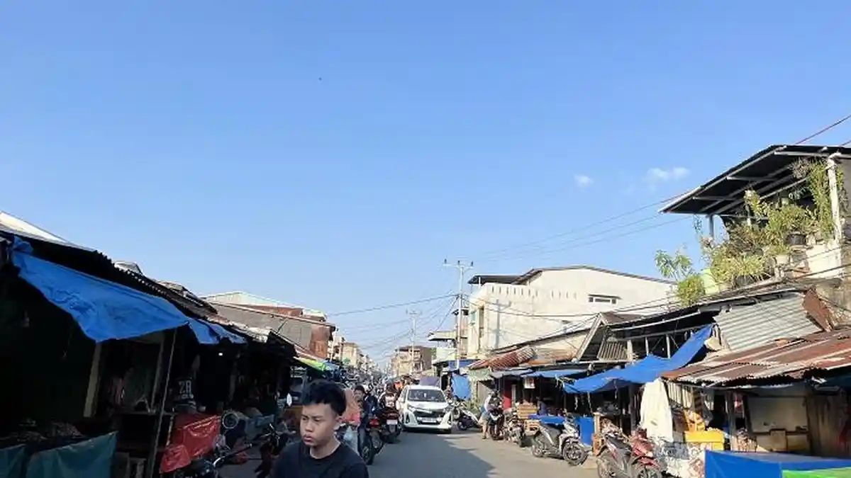 Toko Pesona Hasil Laut: Jalan Laut yang Menyuguhkan Kelezatan Laut Cilacap
